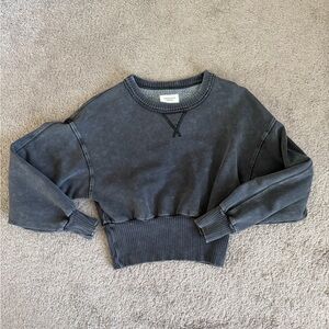 American Eagle Outfitters Charcoal Gray Cropped Sweatshirt